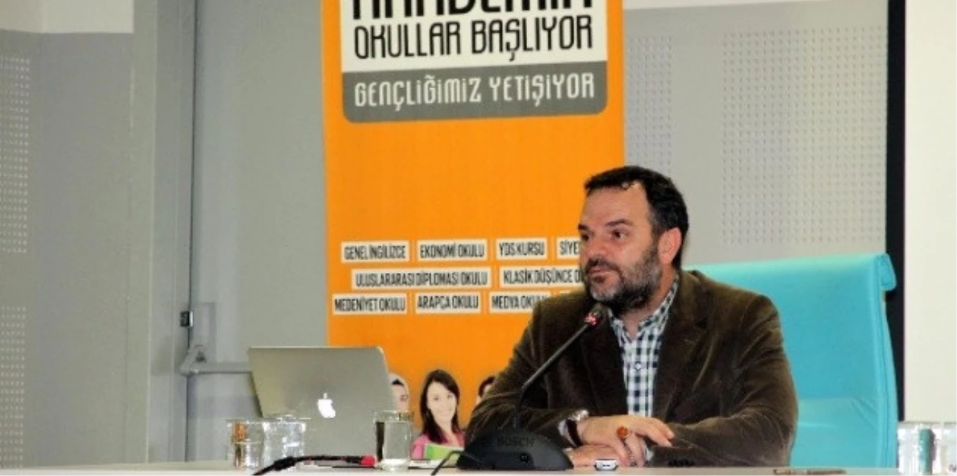 Gazeteci Kemal Öztürk Öğrencilerle