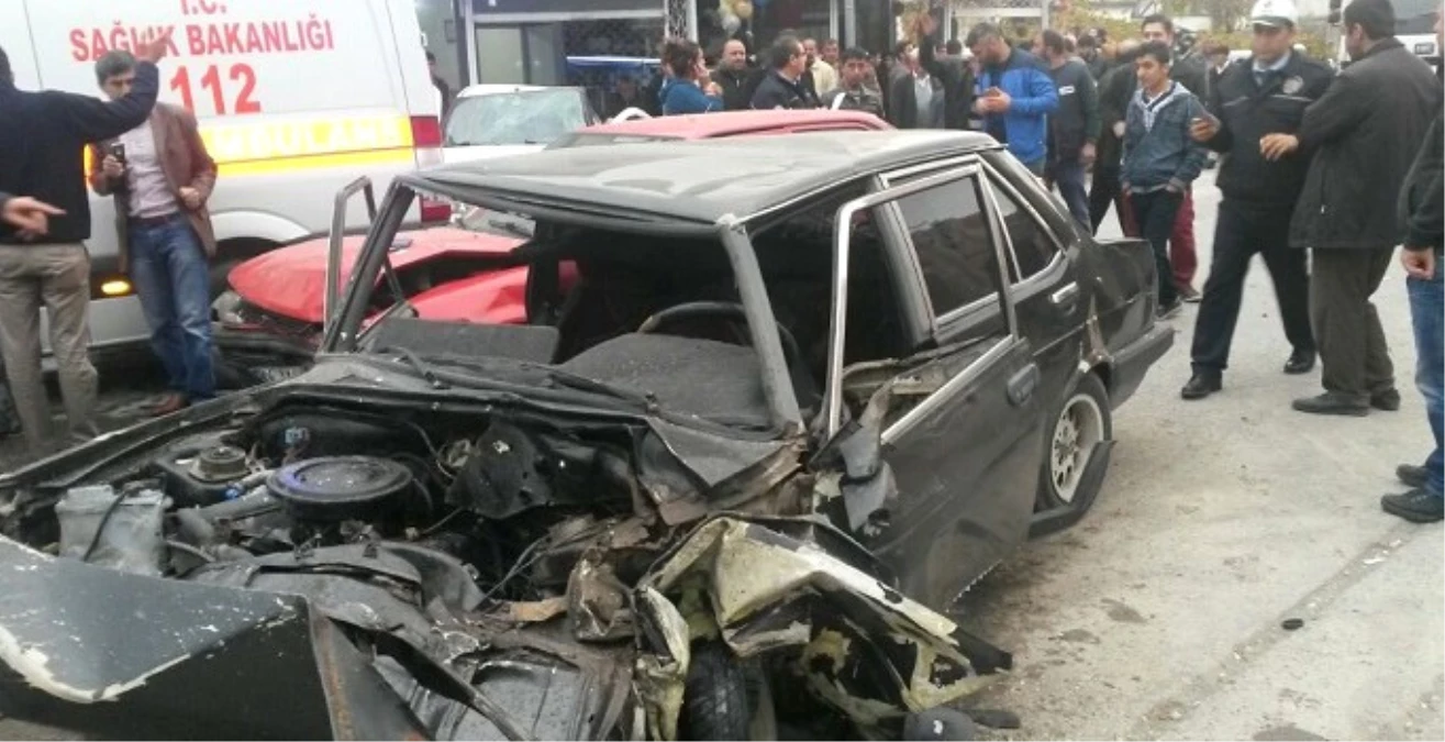 Hatay\'da Zincirleme Trafik Kazası: 1 Ölü, 3 Yaralı