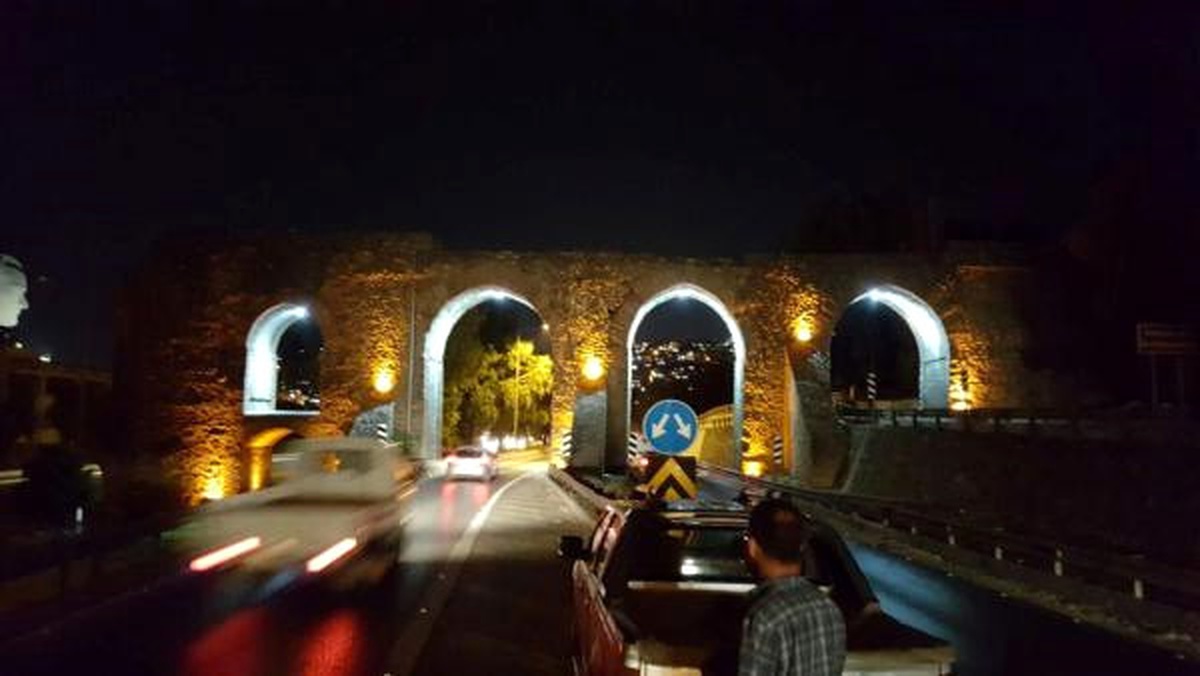 Hırsızlar, Vezirsuyu Kemerleri\'ni Yine Kararttı