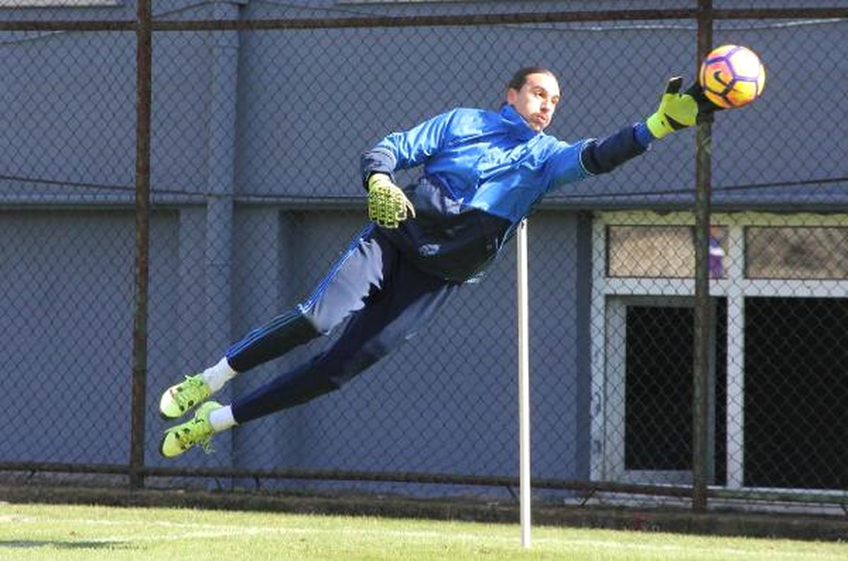 Kardemir Karabükspor\'da Kaleci Ahmet Şahin İlk Yarıyı Kapattı