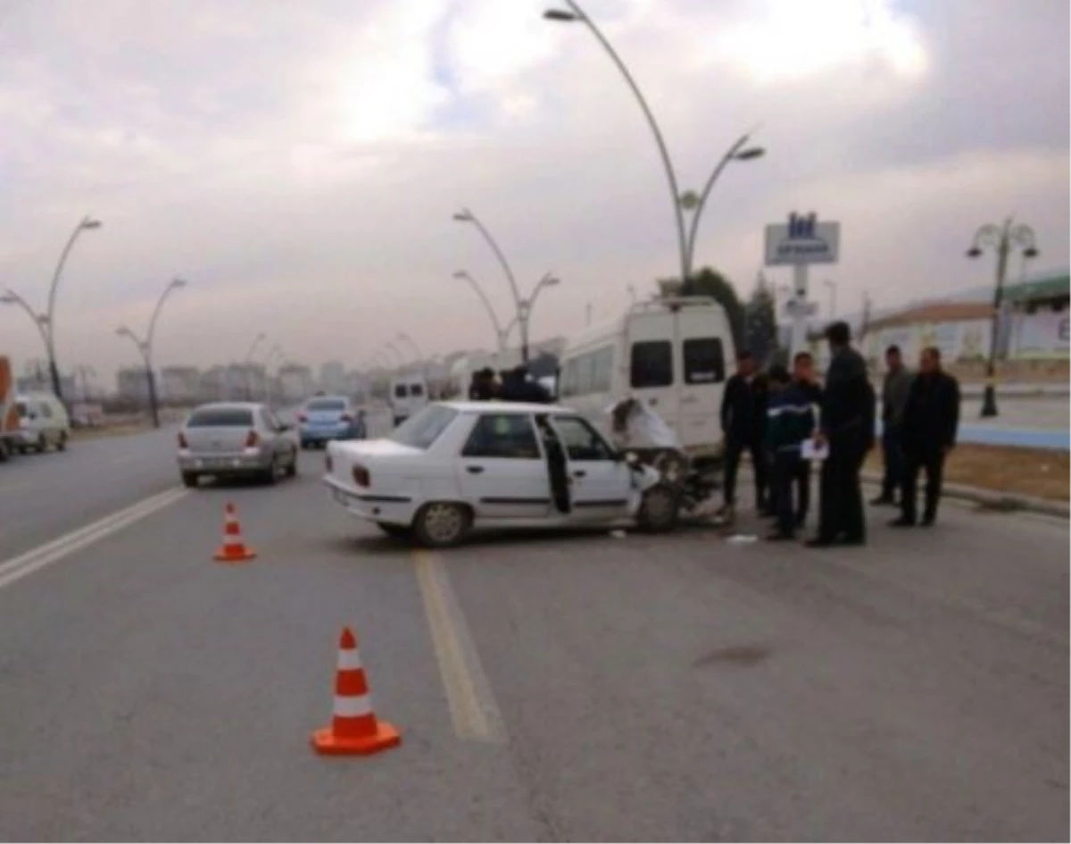 Malatya\'da Trafik Kazası: 2 Yaralı