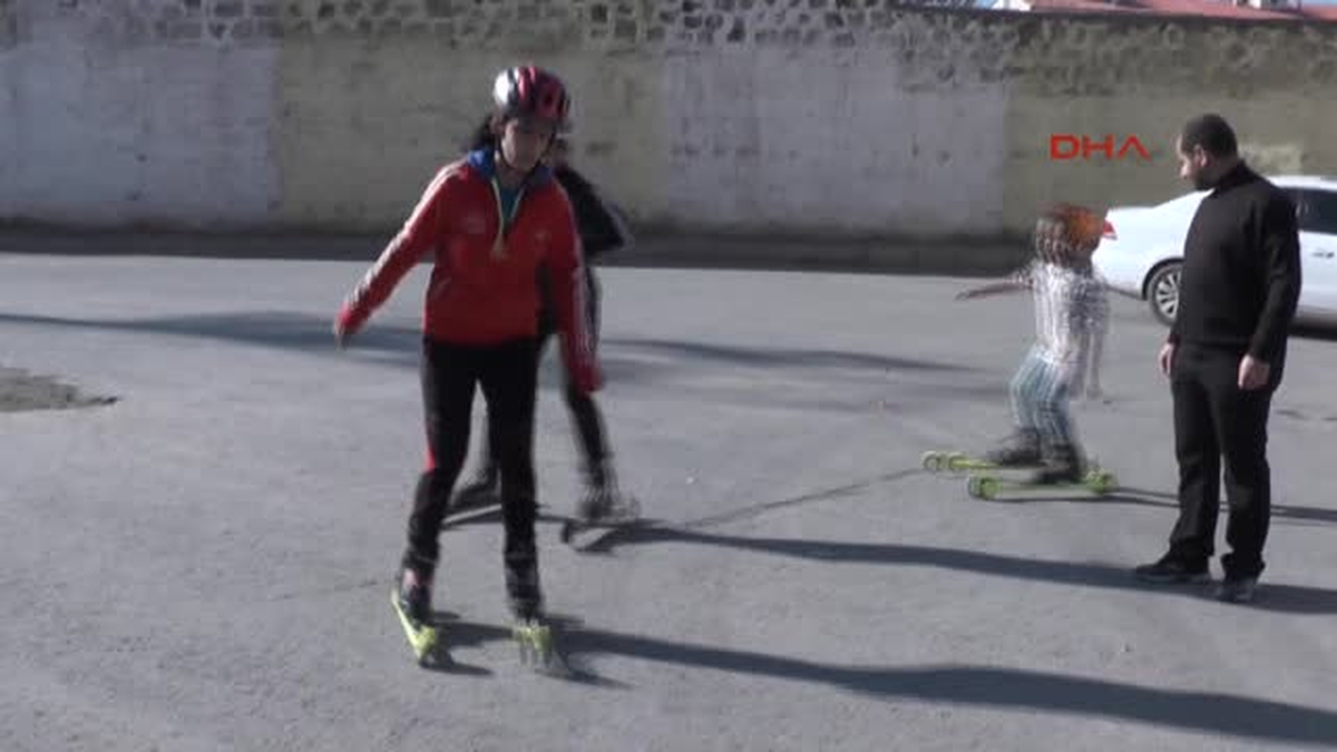 Muş Kar Olmayınca Asfaltta Şampiyonaya Hazırlanıyorlar
