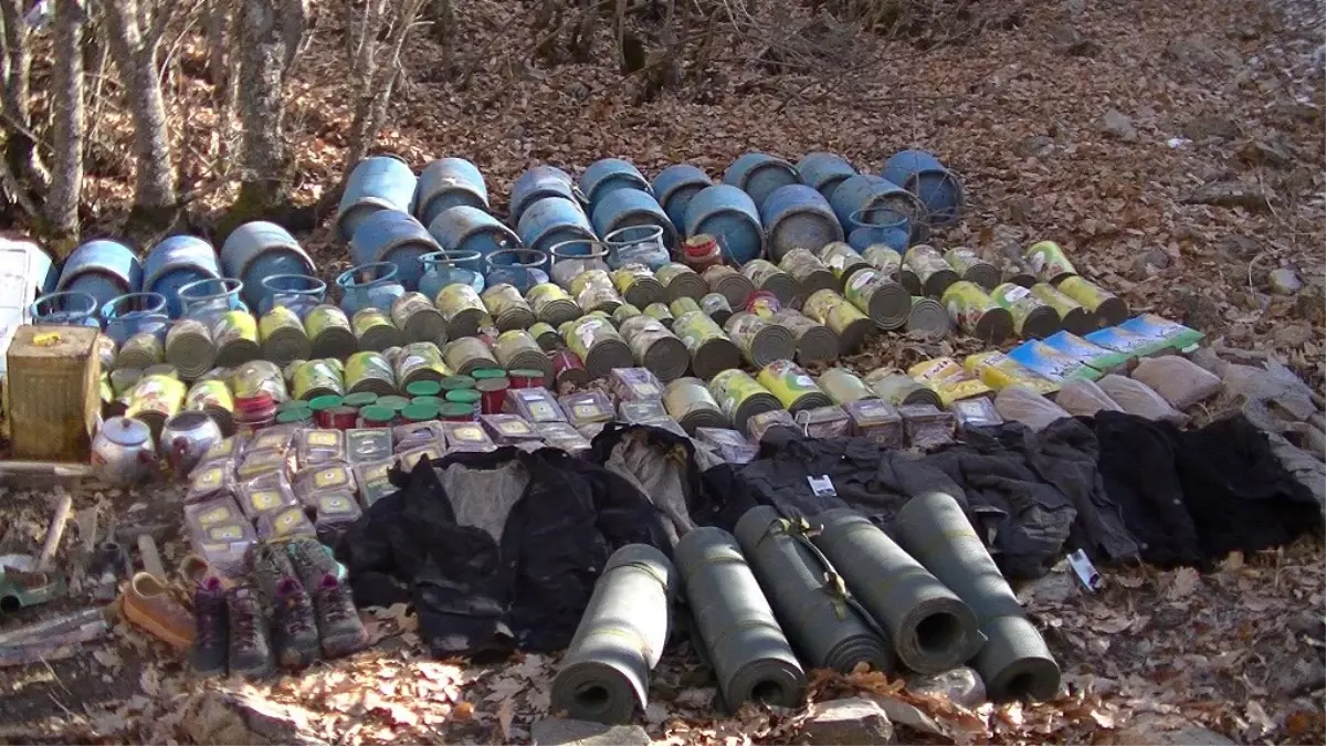 PKK\'ya Ait 6 Adet Mevzi, 23 Adet Sığınak ile Sığınak İçerisinde Çok Sayıda Yaşam Malzemesi Ele...