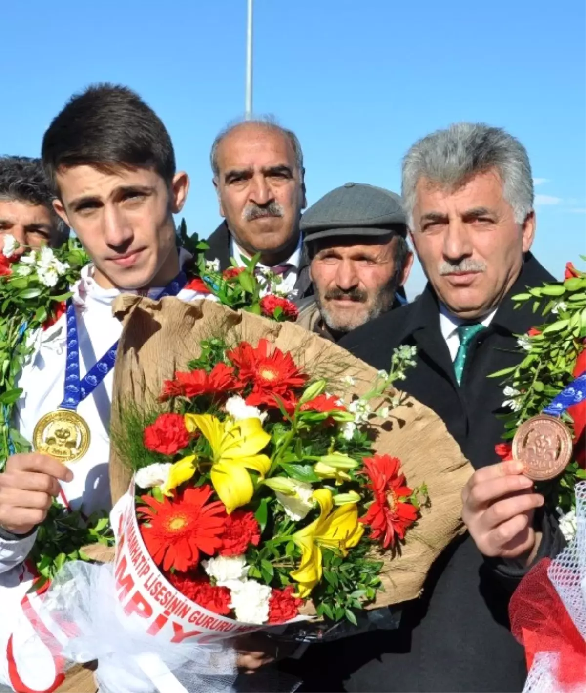 Polat, Milli Sporcuları Kutladı