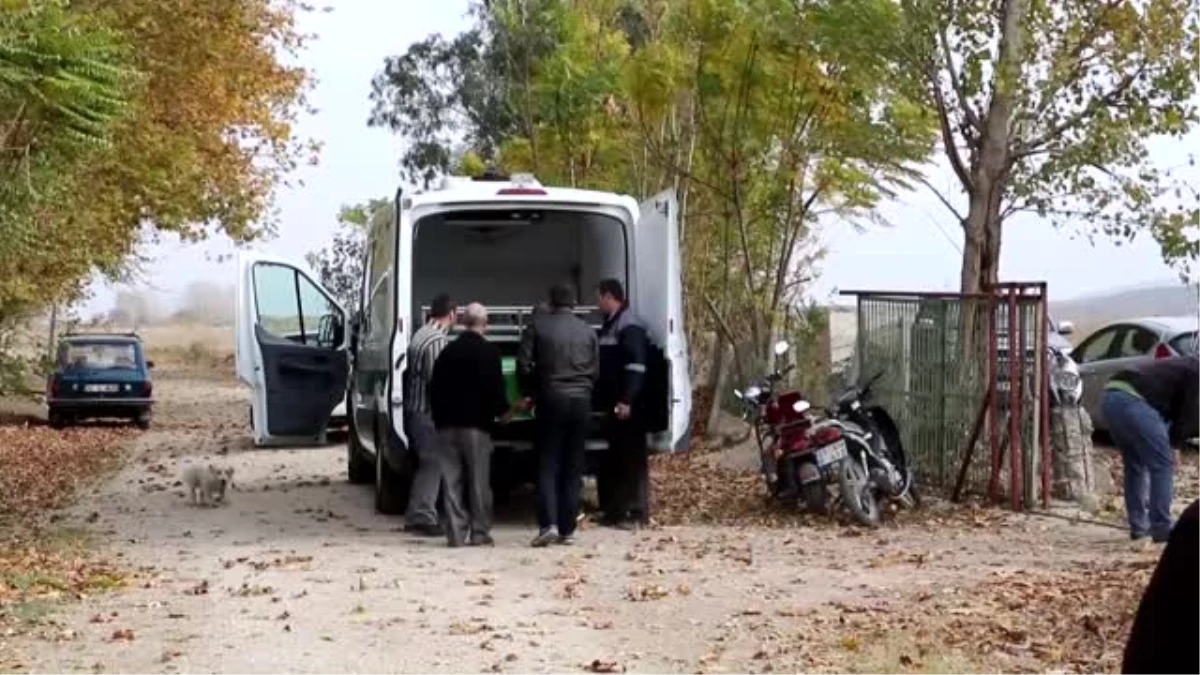 Polis Memurunun, Kardeşi ve Yengesini Öldürdüğü Iddiası