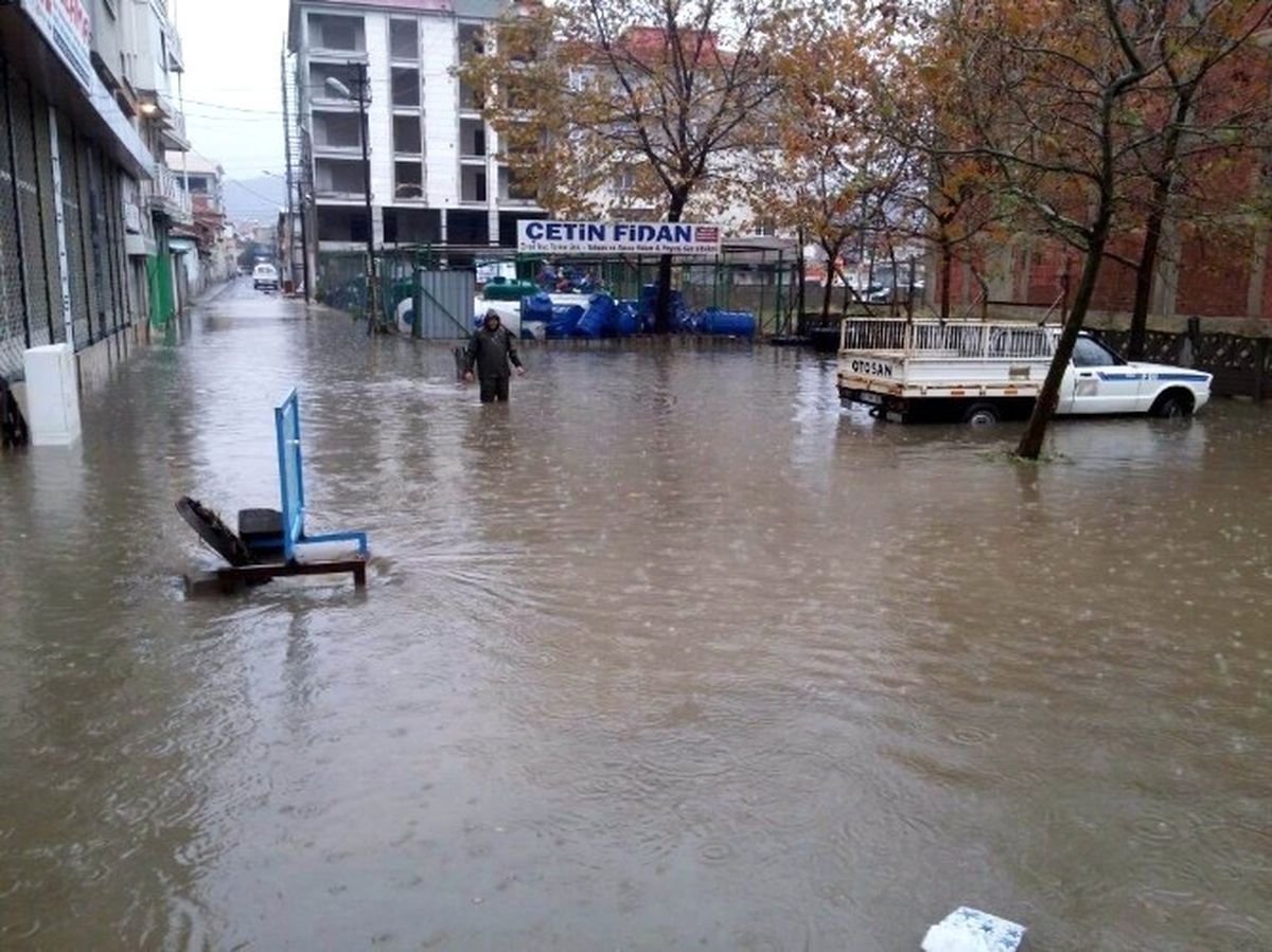 Salihli\'de Sağanak Etkili Oldu