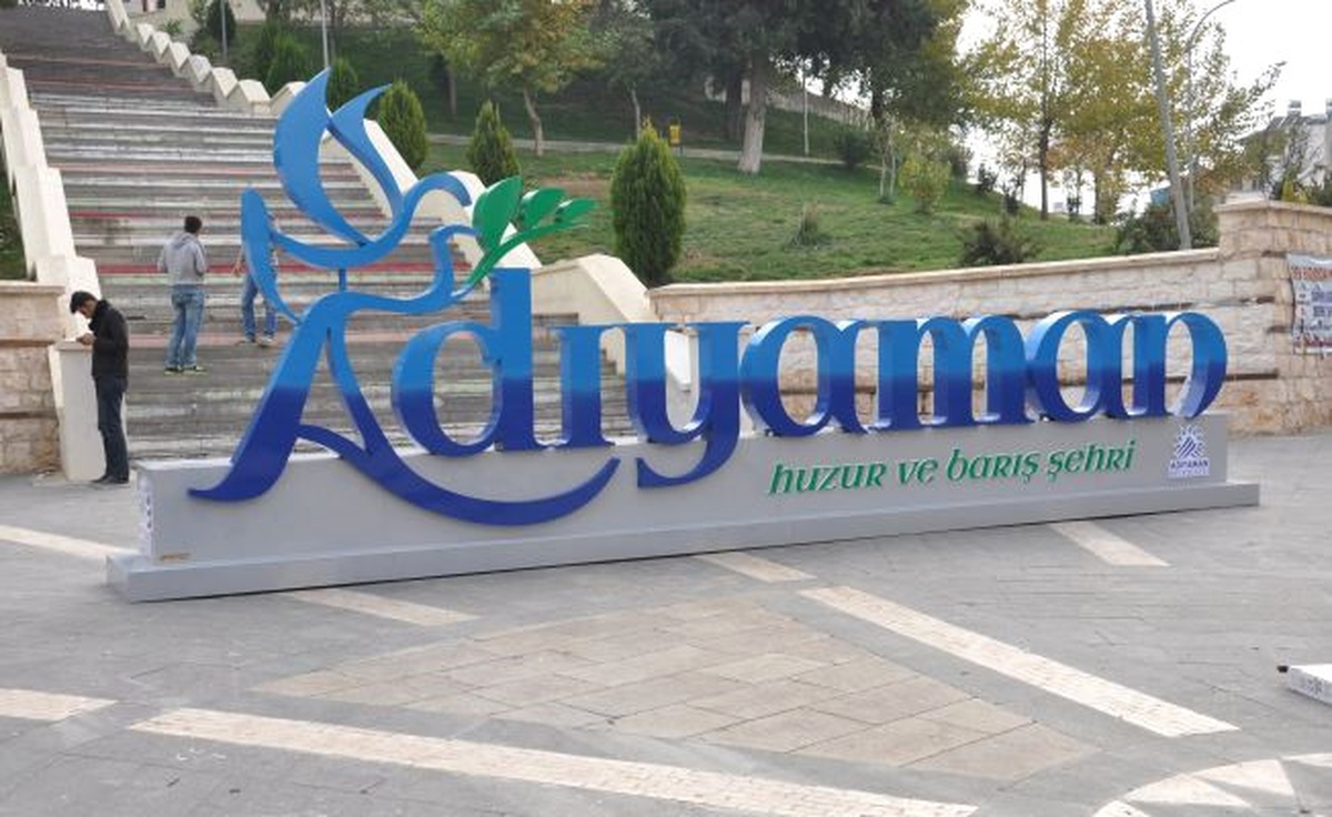 Şehir Logosu Adıyaman Kalesi Önüne Yerleştirildi