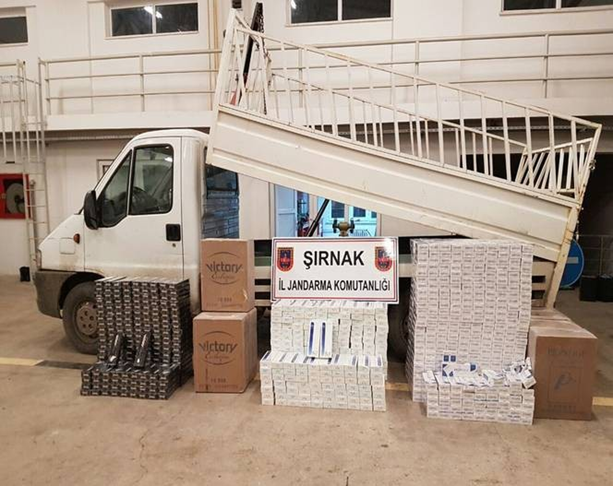 Şırnak\'ta Kaçak Sigara ve Akaryakıt Ele Geçirildi