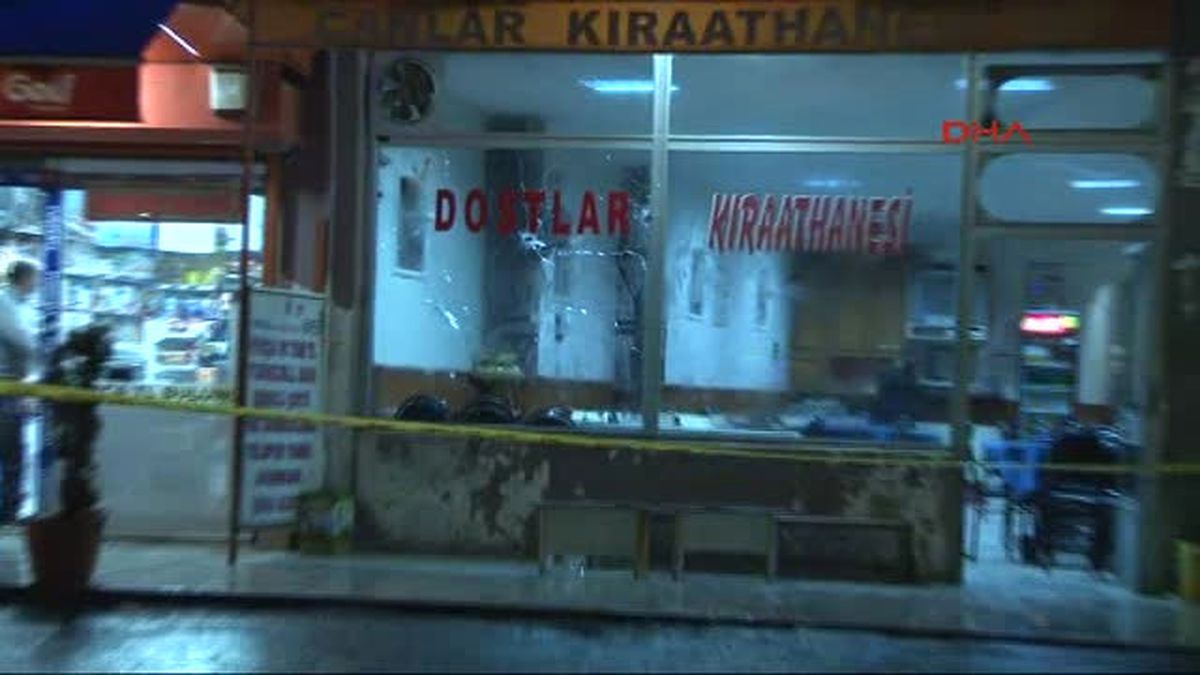 Sultanbeyli\'de Kahvehaneye Silahlı Saldırı; 4 Yaralı