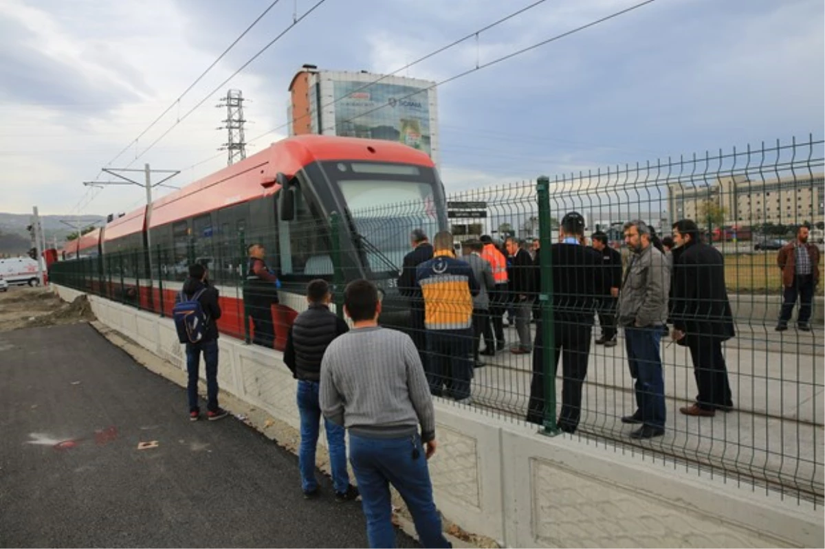 Tramvayın Çarptığı Kişi Yaşamını Yitirdi