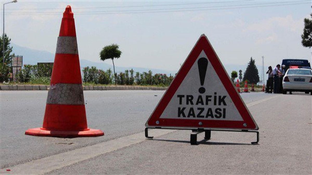 Uşak\'ta Trafik Kazaları: 11 Yaralı