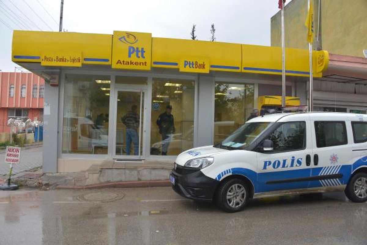 Adana\'da Maskeli 2 Kişi PTT Şubesini Soydu