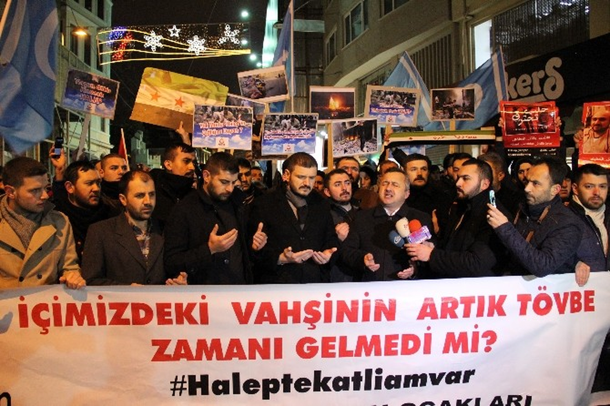Alperen Ocakları\'ndan Taksim\'de Protesto