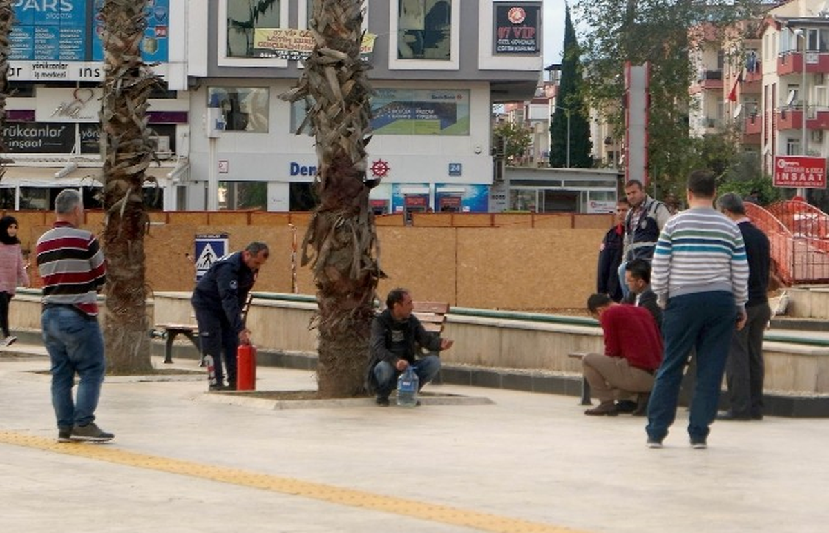 Antalya\'da İşsiz Vatandaşın Benzinli İntihar Girişimi