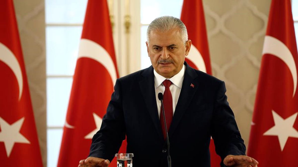 Başbakan Yıldırım\'a "İzmir\'e Katkı" Ödülü
