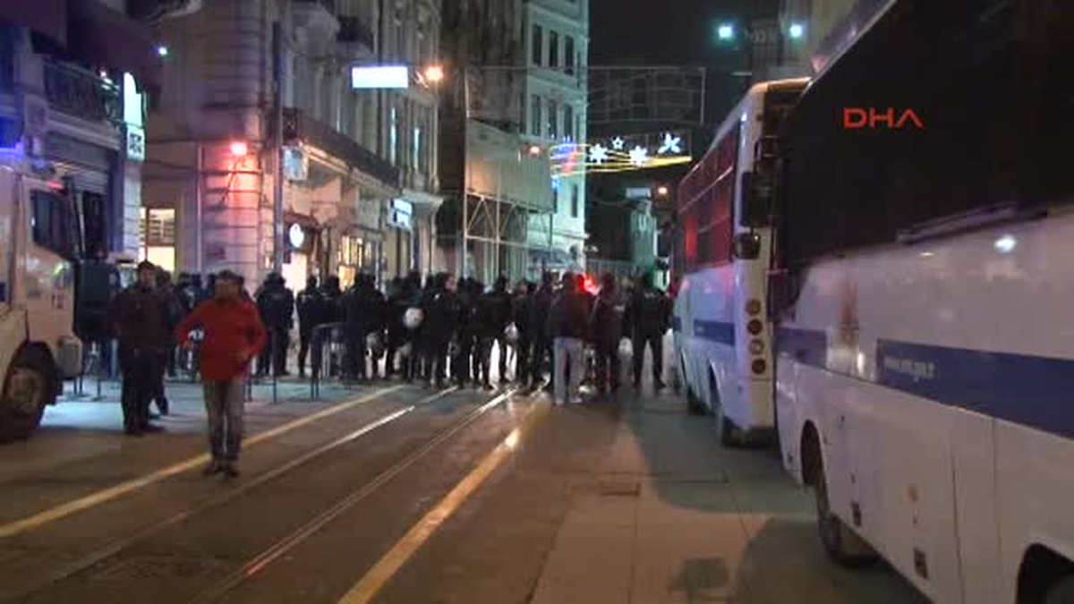 Beyoğlu\'nda Alperenler\'den Halep Protestosu