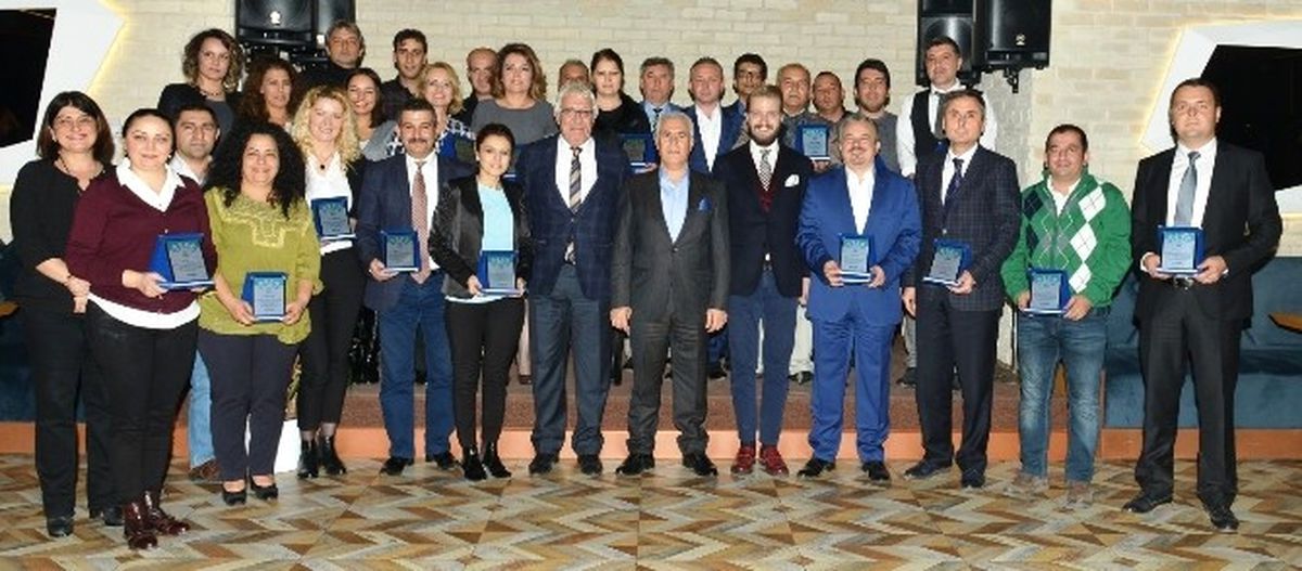 Bozbey\'den Başarılı Personele Plaket