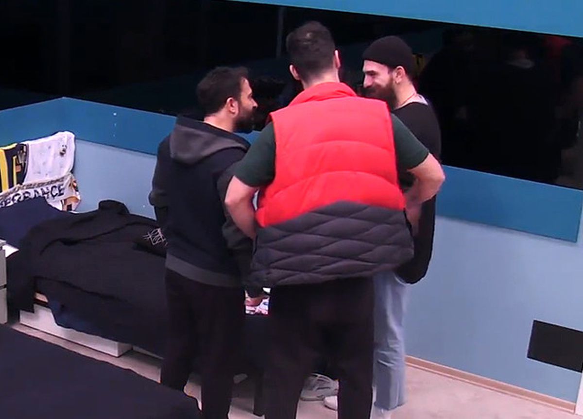 Bulut Hediyeleri Görünce Duygulandı