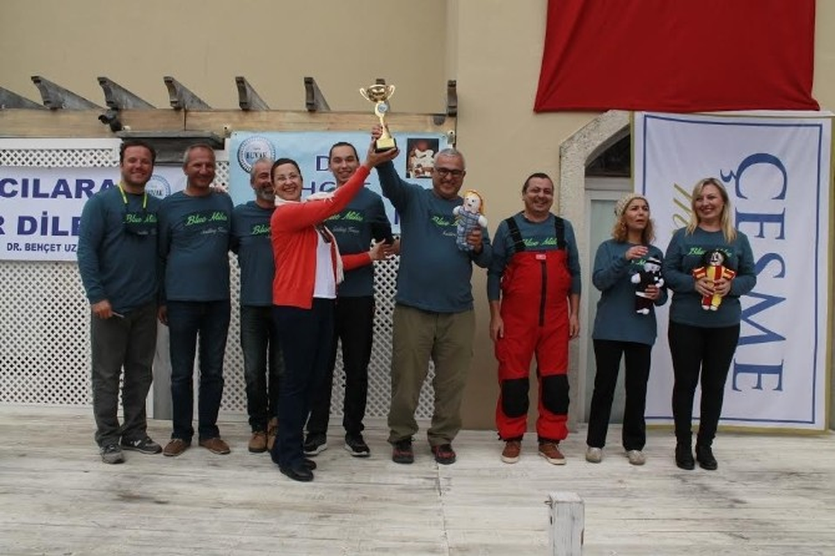 Çeşme\'de Yelkenler Lösemili Çocuklar İçin Açıldı