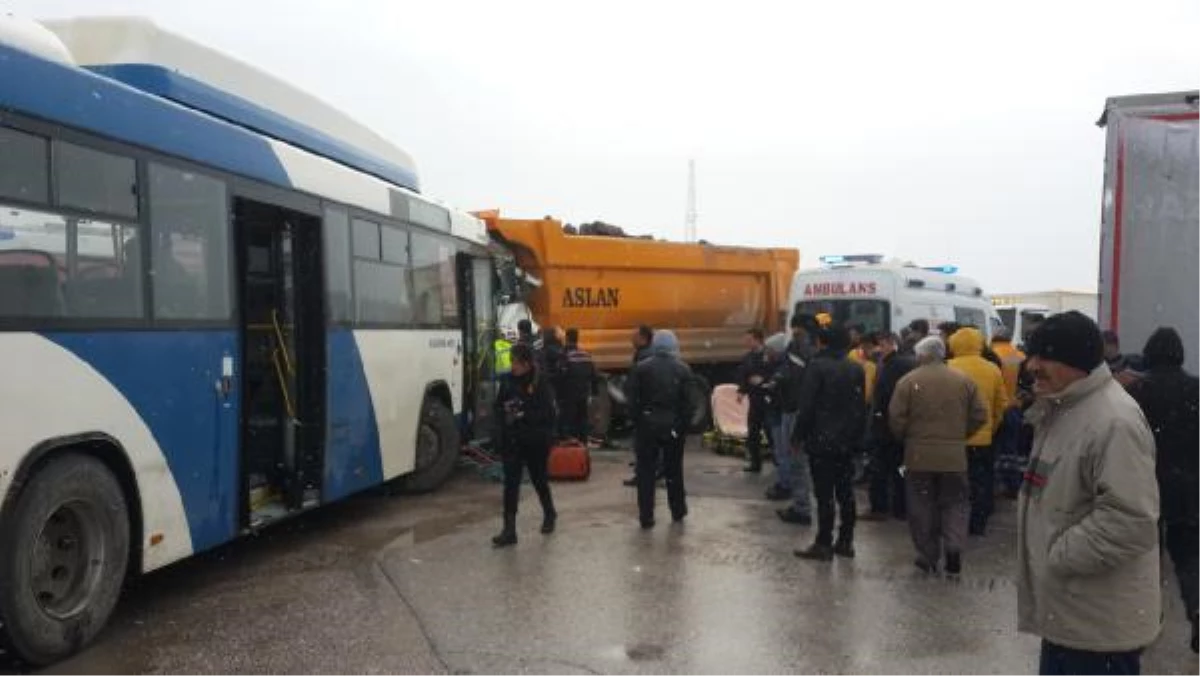 Dha Ankara- Ankara\'da Trafik Kazası: 11 Yaralı