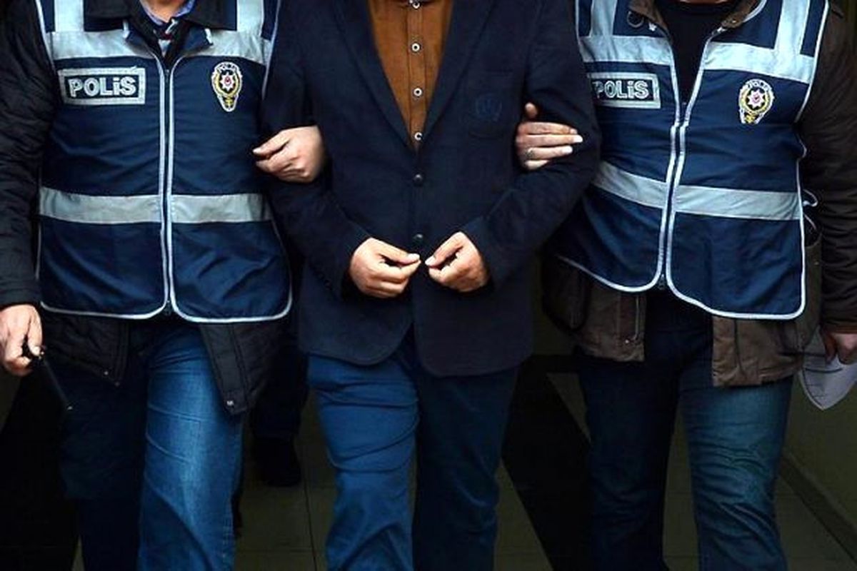 Fetö\'den İhraç Edilen 33 Öğretmenden 11\'i Tutuklandı