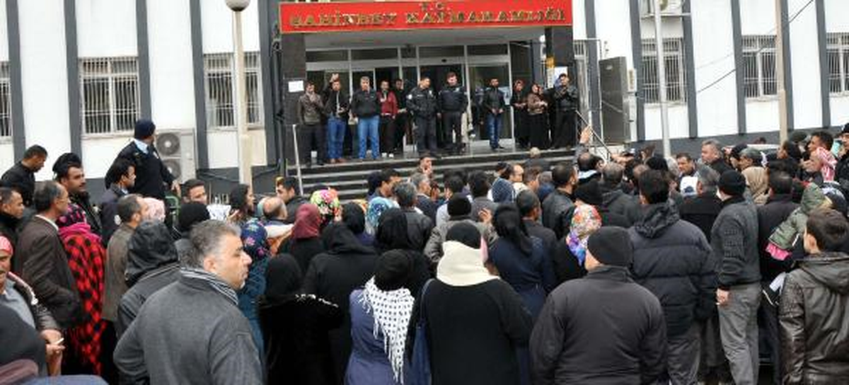 Gaziantep\'te Suriyelilerin Yardım İzdihamı