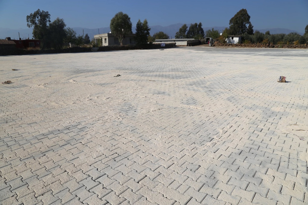HBB\'den Demirkonak Mahallesi\'ne Parke Taşı