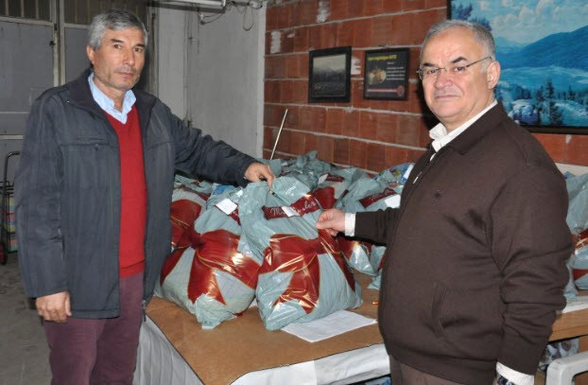 İhtiyaç Sahibi Vatandaşlara Mont ve Bot Yardımı