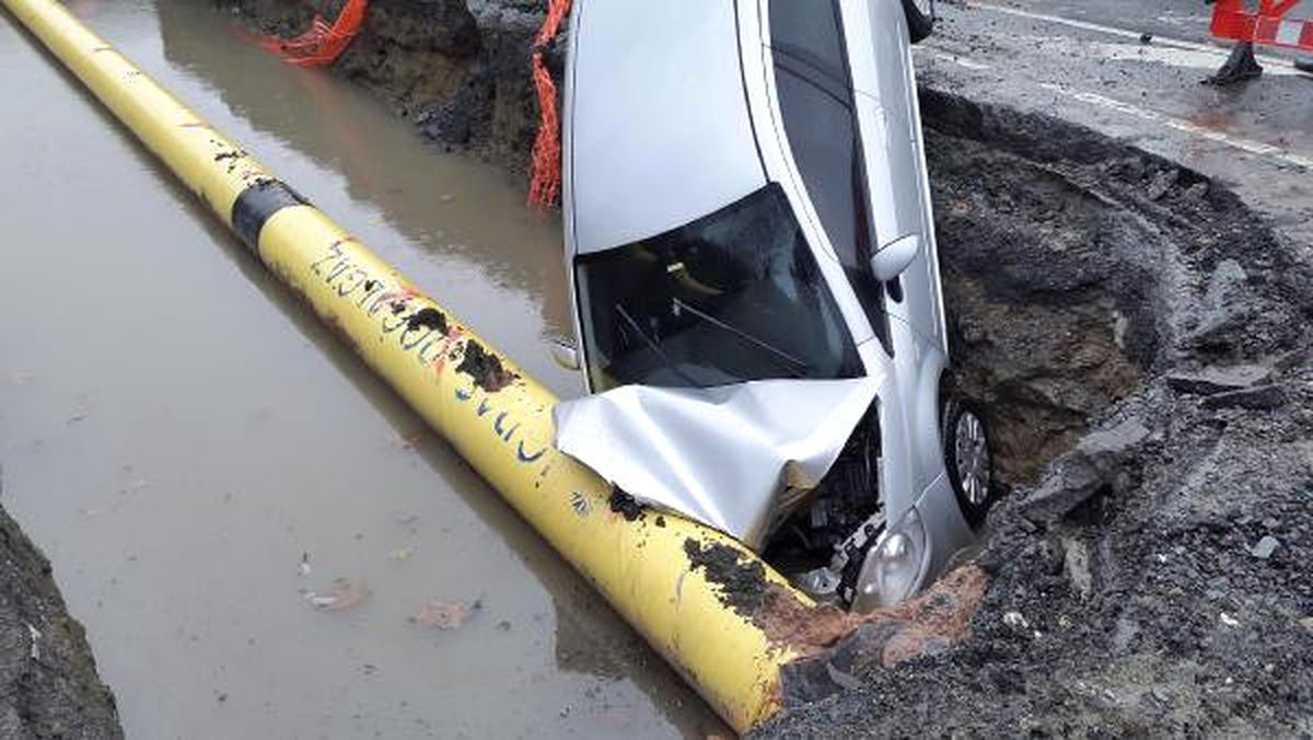 İSKİ Çukuruna Düştü; Doğalgaz Ana Borusuna Çarptı