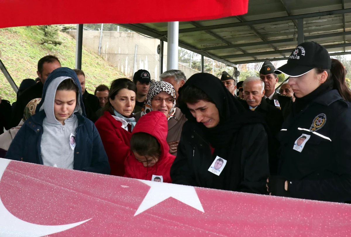 Kalp Krizi Geçiren Polis Öldü