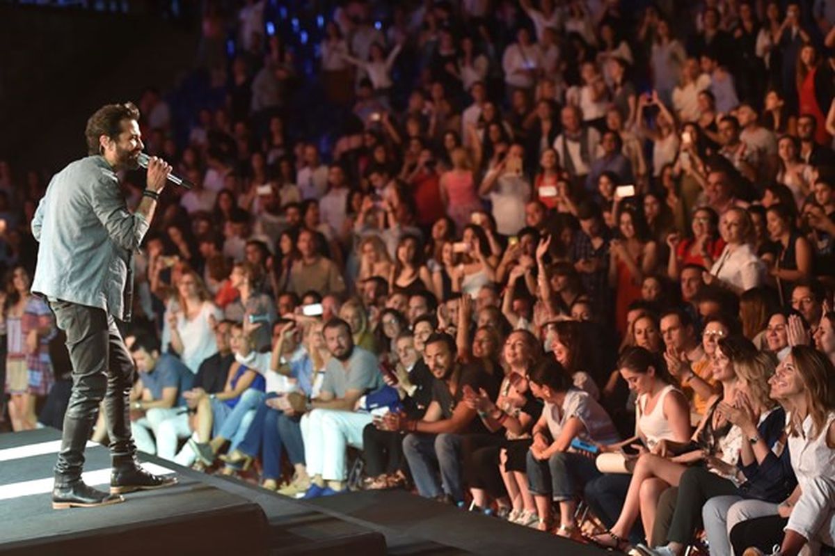 Kenan Doğulu\'dan Caz Performansı
