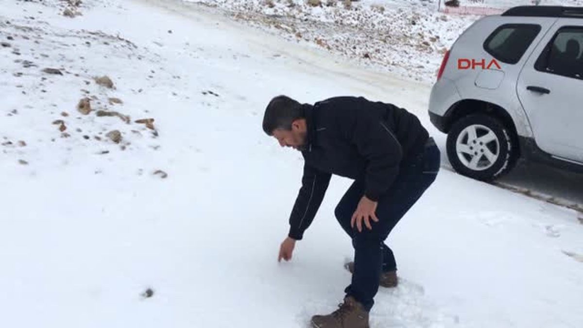 Kırkağaç\'ta Kar Havası