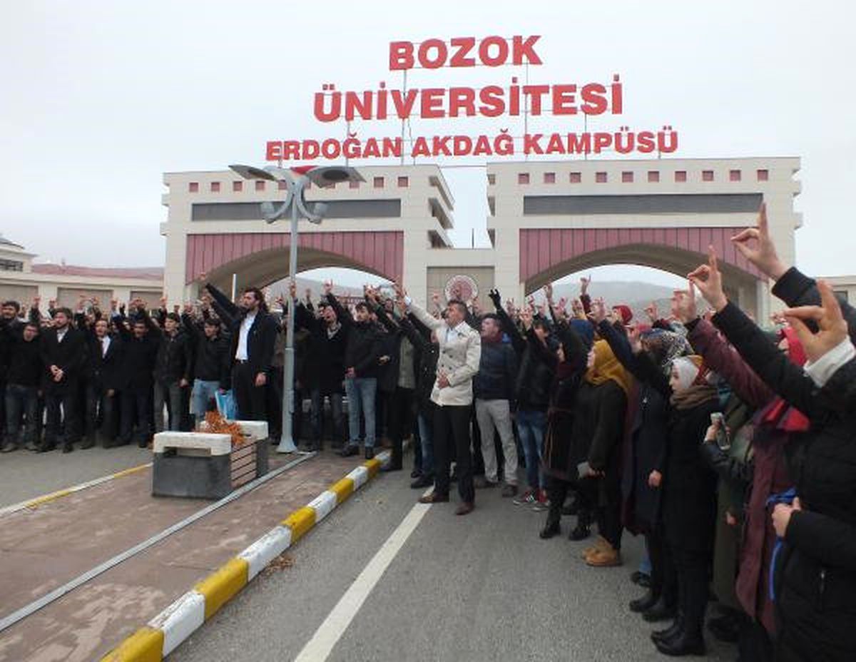 Öğrenci Konseyi Seçiminin İptal Edilmesine Protesto
