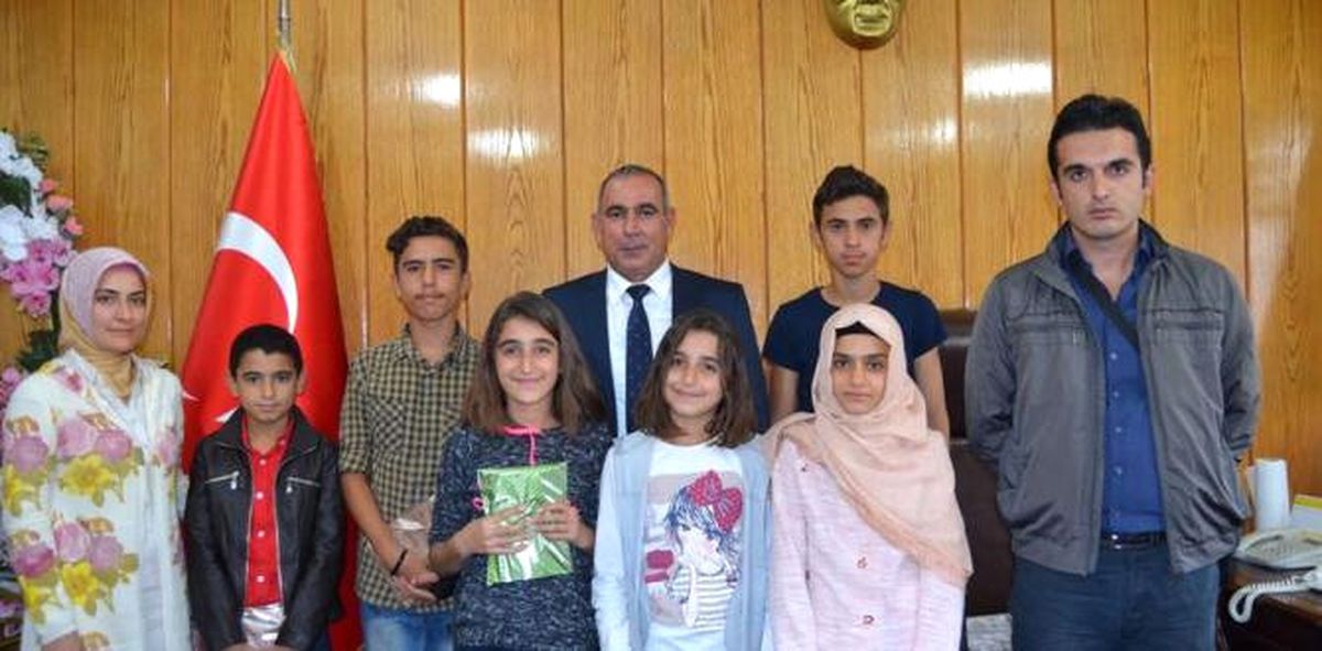 Öğrencilerden Milli Eğitim Müdürü Engin\'e Ziyaret