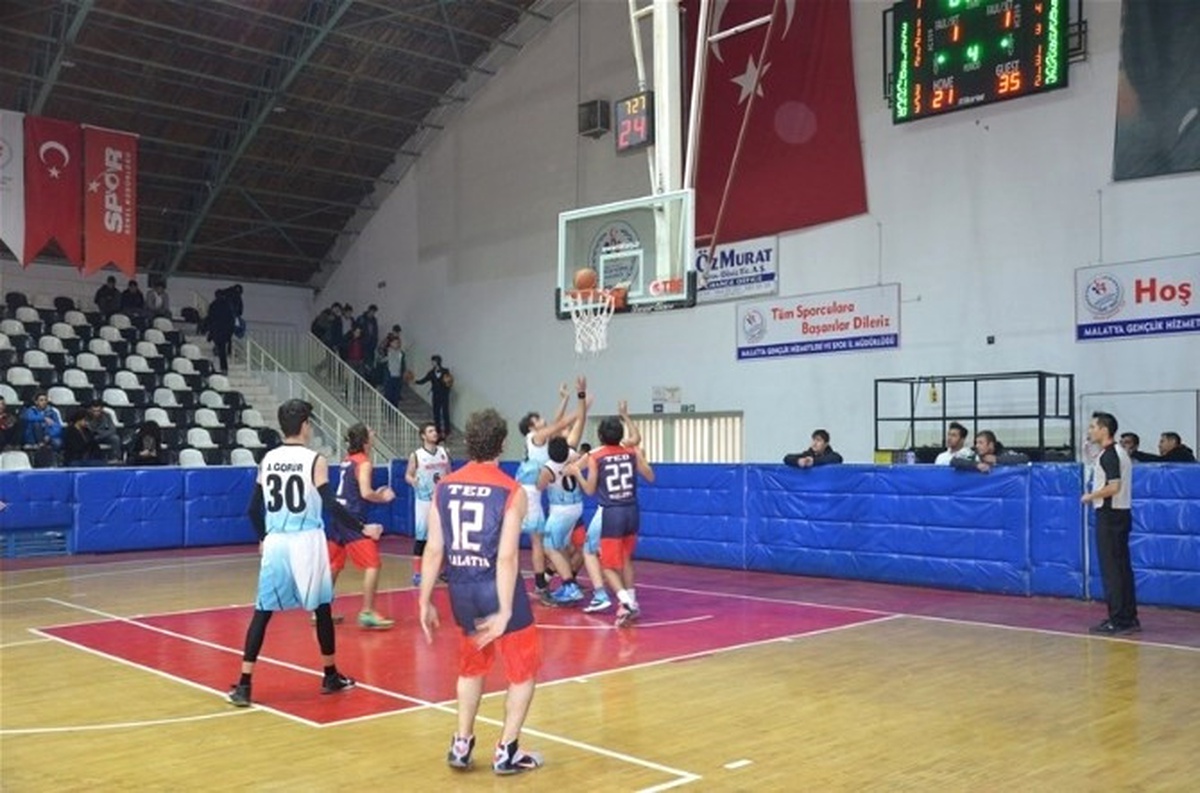 Okullararası Basketbol Gençler Müsabakaları Başladı