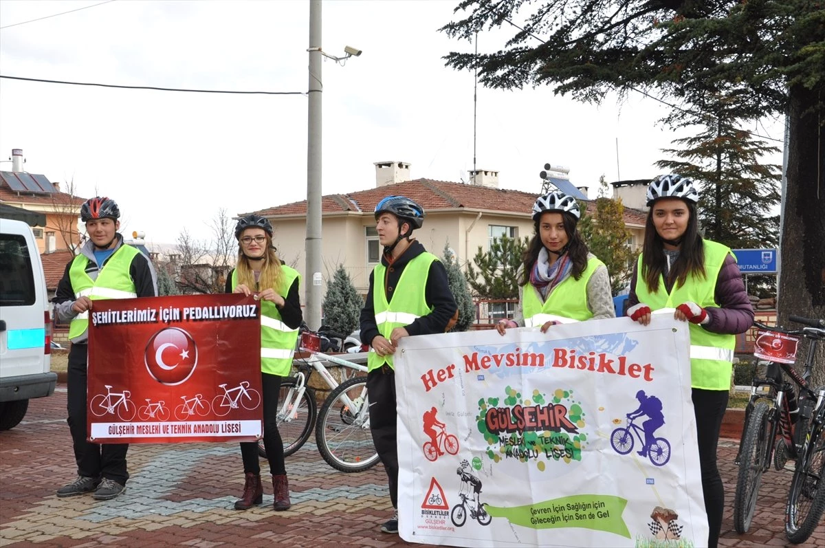 Pedallar "Şehitler" İçin Çevrildi