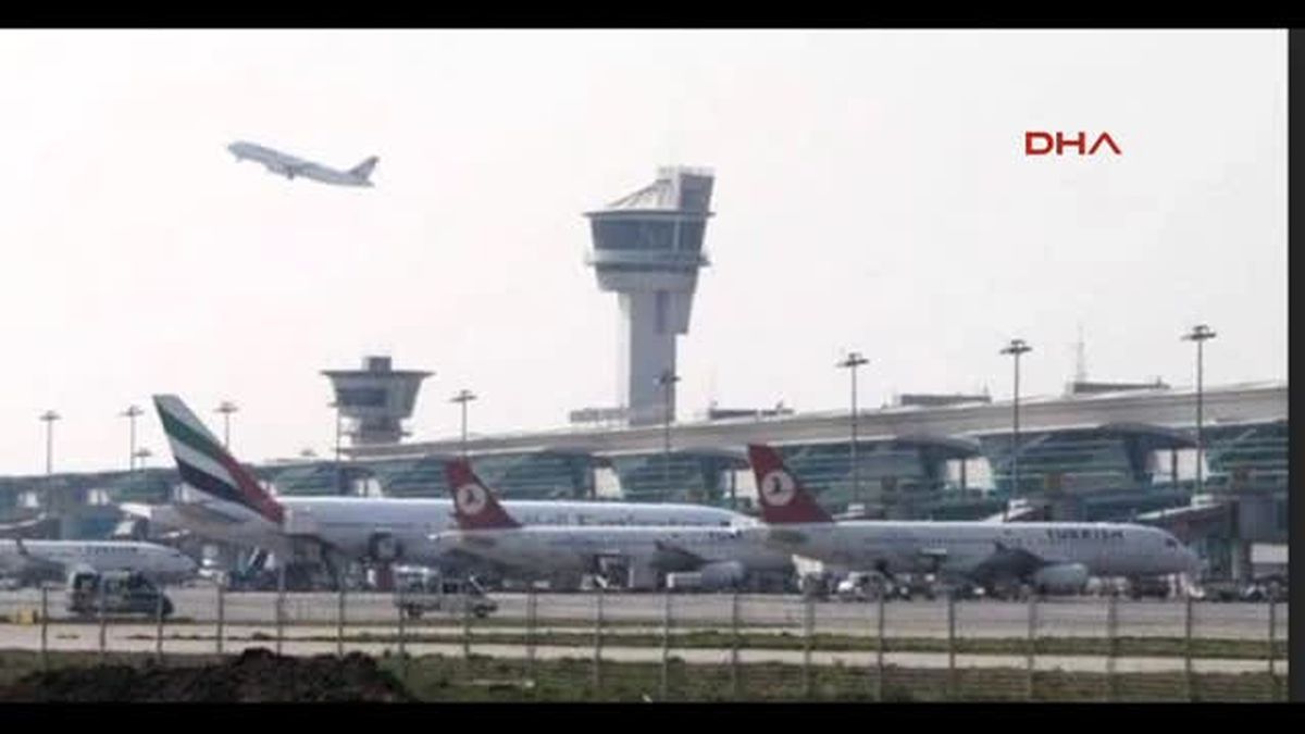 Pilot, Şeker Hastası Yolcu Için Ambulans Istedi