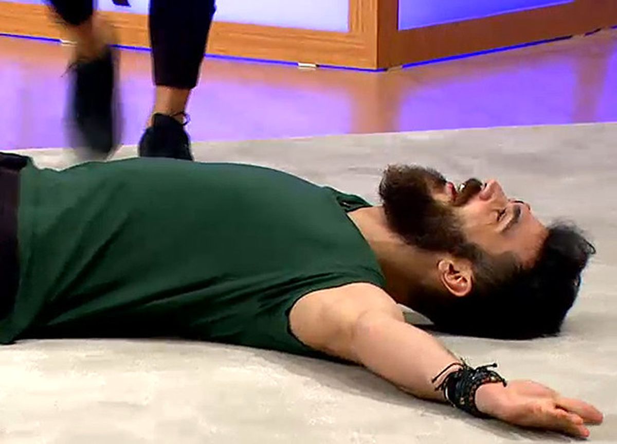 Ramazan Oyun Sonrası Kendini Yere Attı