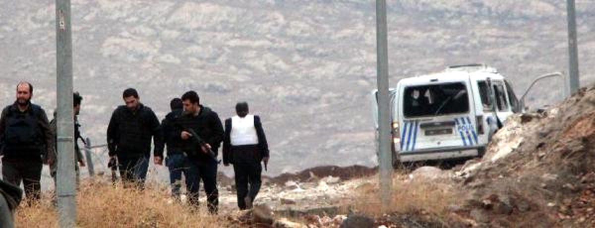 Şanlıurfa\'da Teröristler Polis Aracına Saldırdı: 3 Polis Yaralı (2) - Yeniden