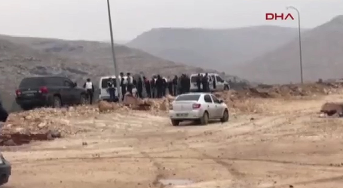 Şanlıurfa\'da Teröristler Polis Aracına Saldırdı: 3 Polis Yaralı (2)