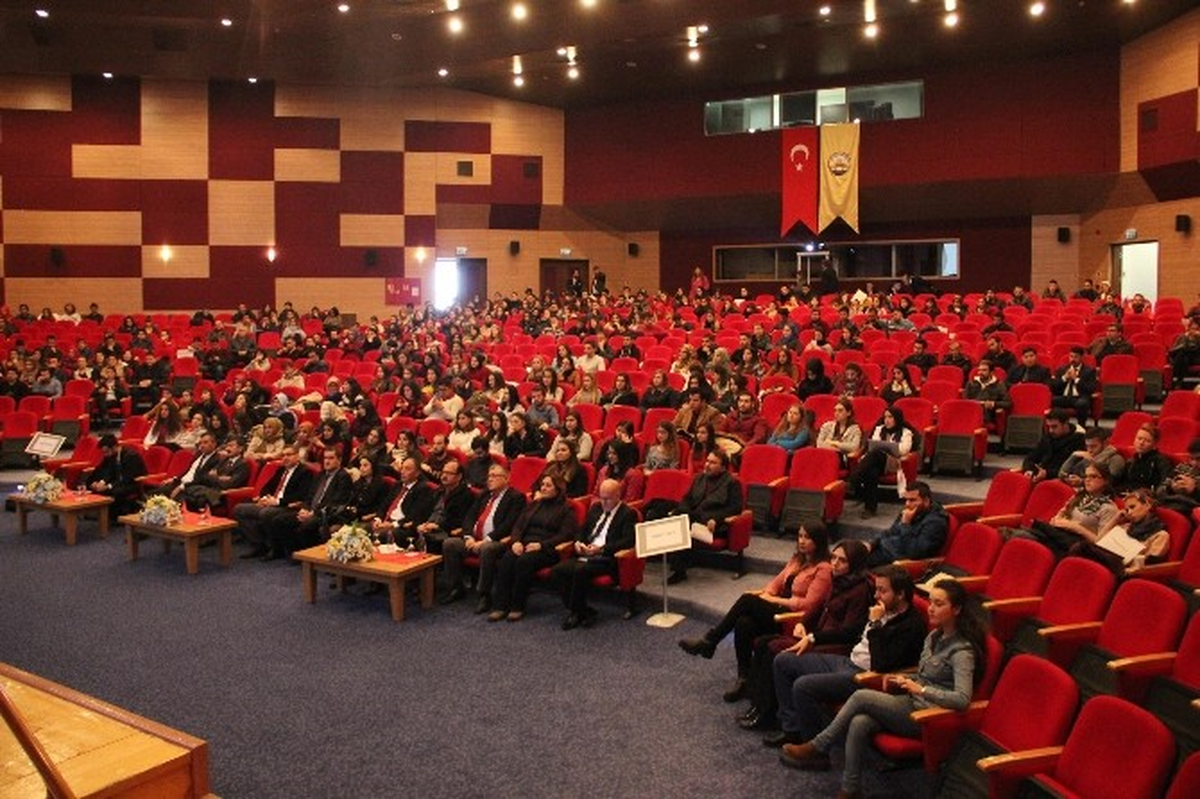 Trakyakariyer\' Projesi Tü\'de Öğrencilere Anlatıldı