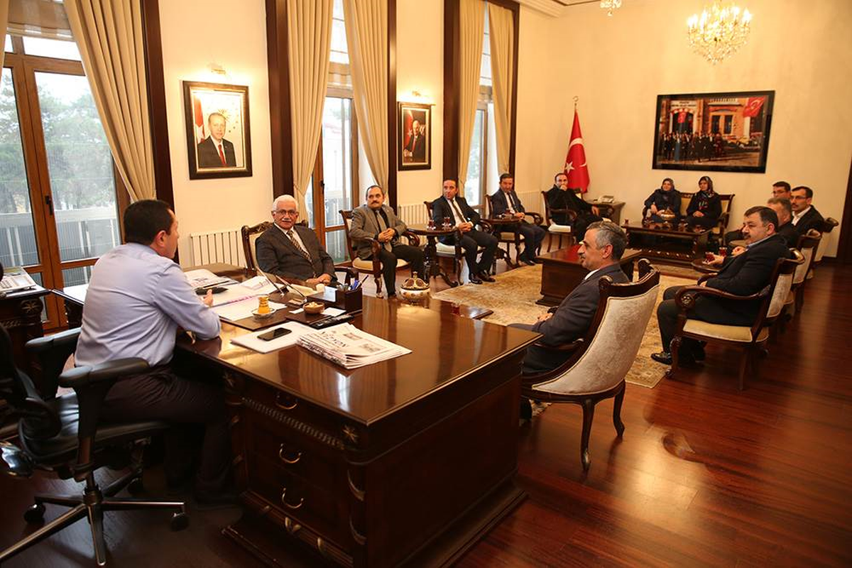 Vali Balkanlıoğlu\'na Ziyaretler