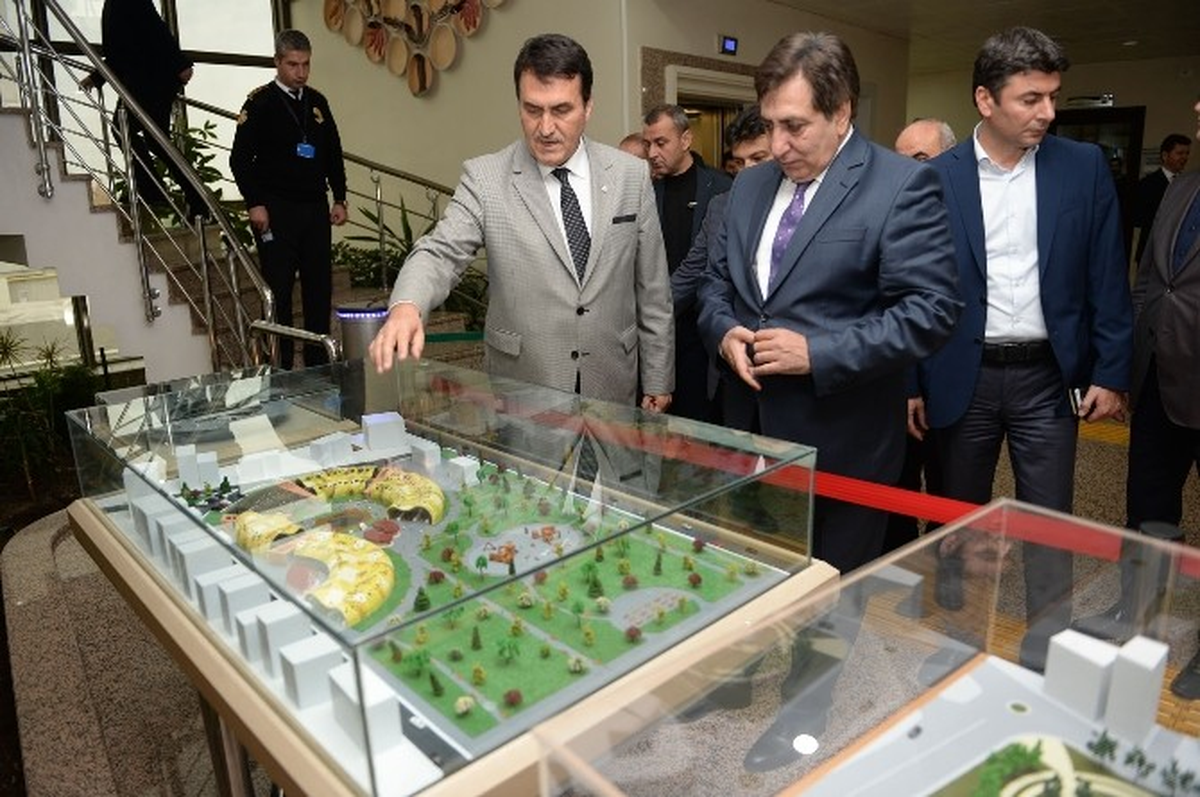 Vali Küçük\'ten Osmangazi\'nin Projelerine Övgü
