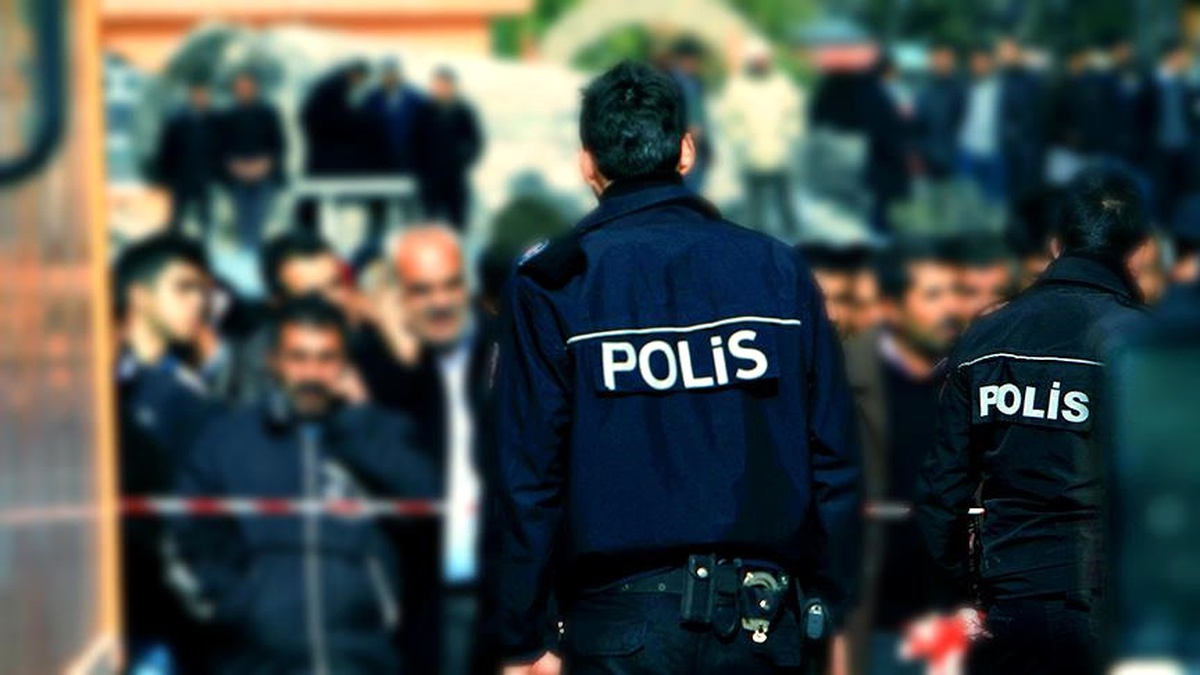 Van\'da Gösteri ve Yürüyüşler Bir Ay Yasak