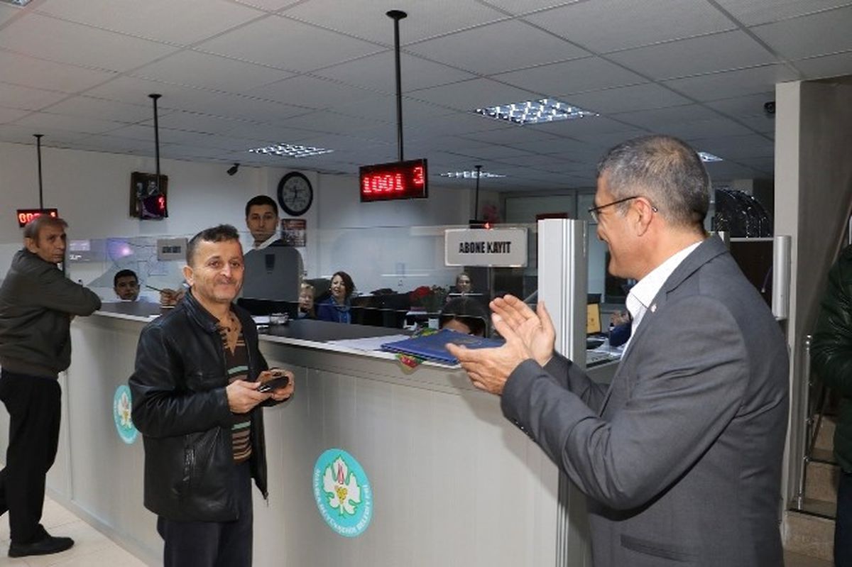 Abone Oldu Çeyrek Altınla Ödüllendirildi