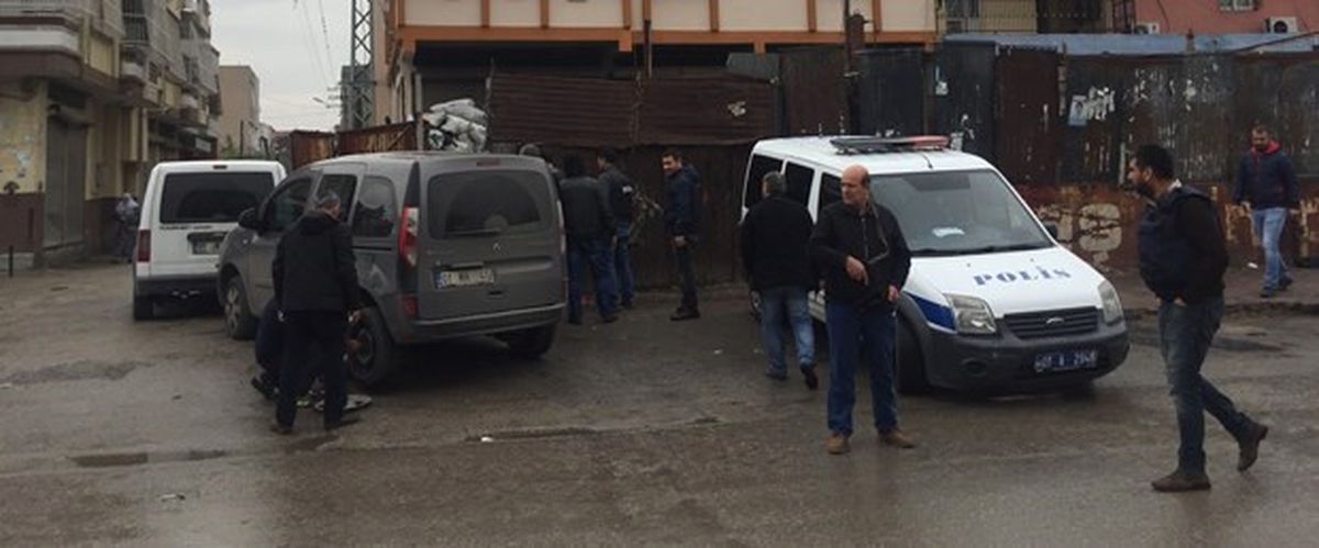 Adana\'da Polis Ekibine Ateş Açıldı