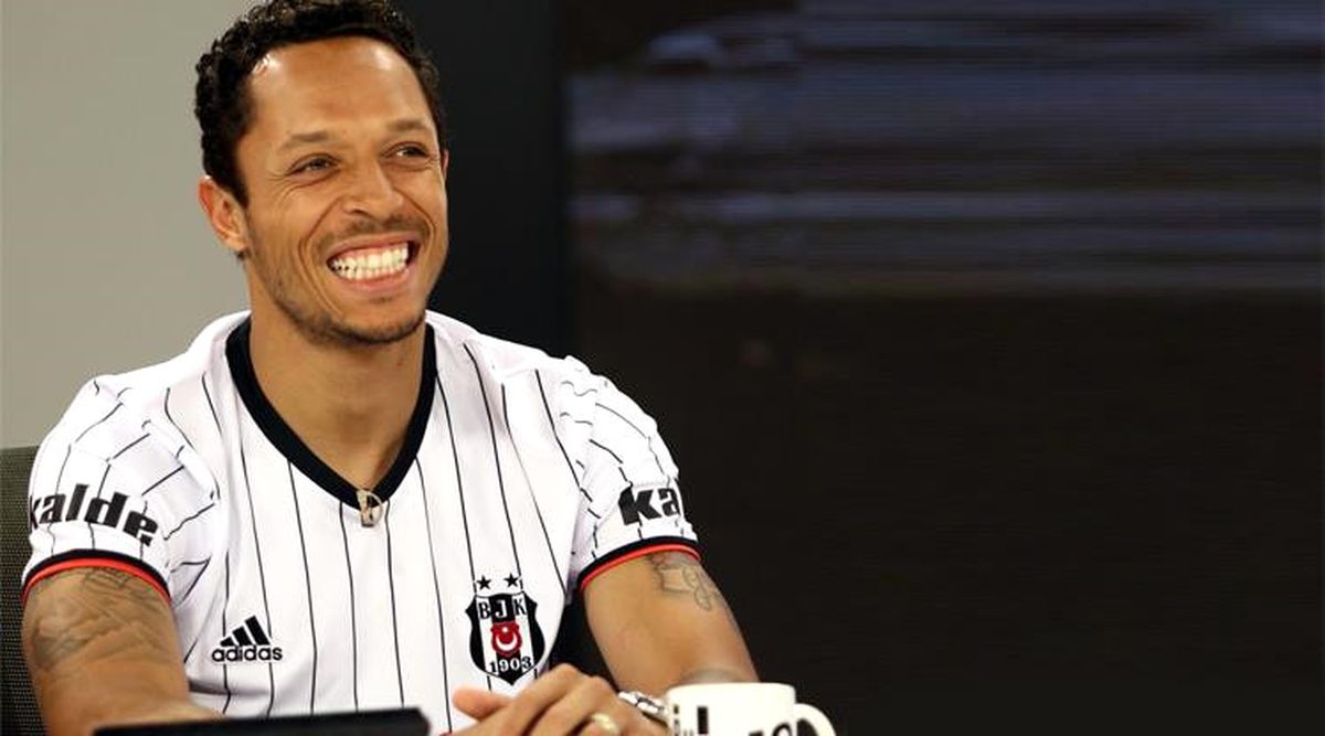 Adriano Beşiktaş Dergisine Konuştu