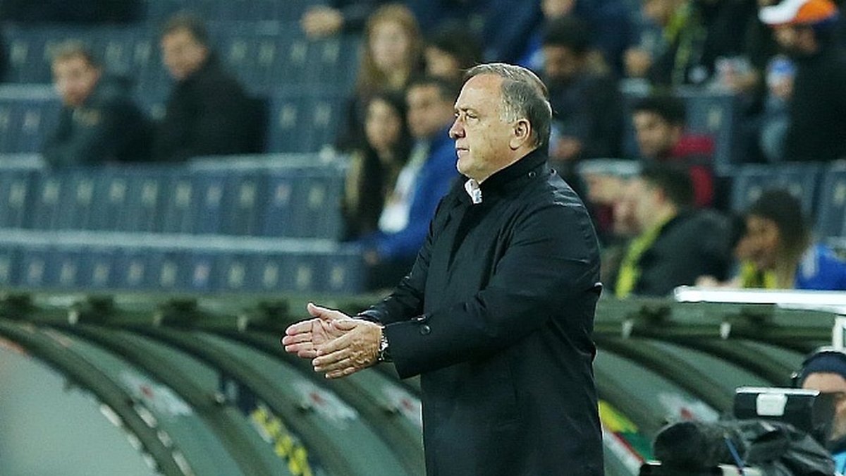 Advocaat\'ın Derbi 11\'i Belli