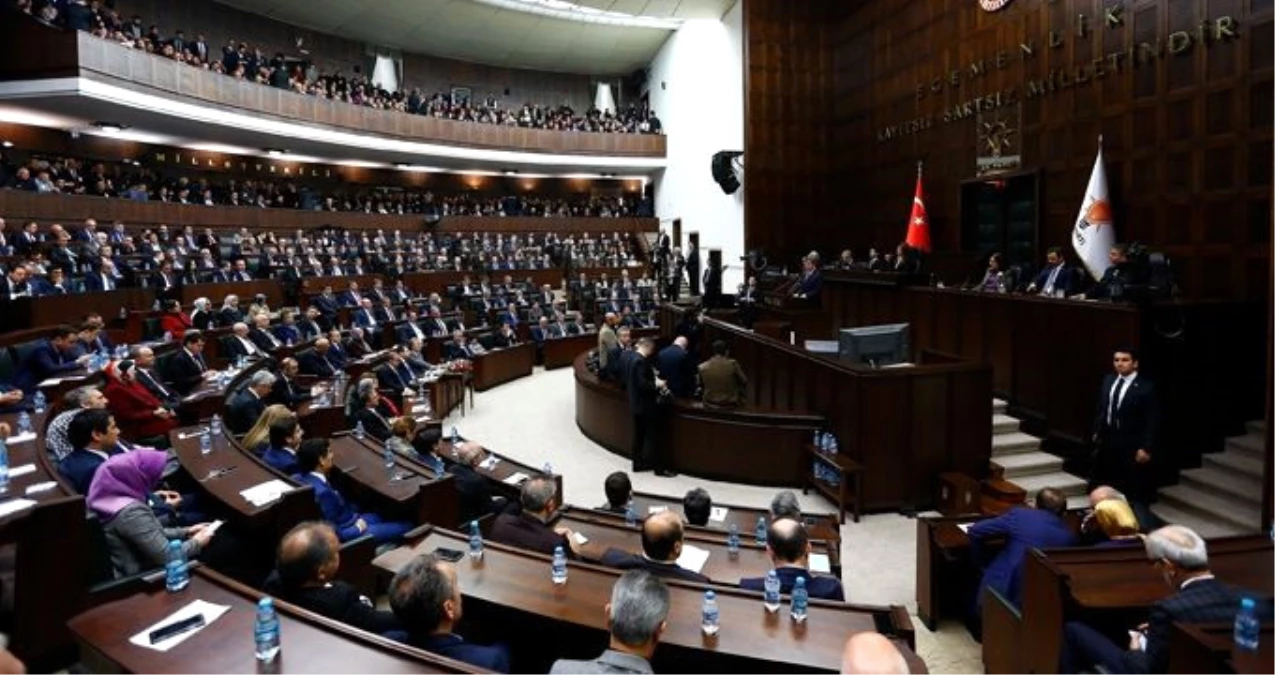 Son Dakika! Anayasa Değişiklik Teklifi AK Parti Grubunda İmzaya Açıldı