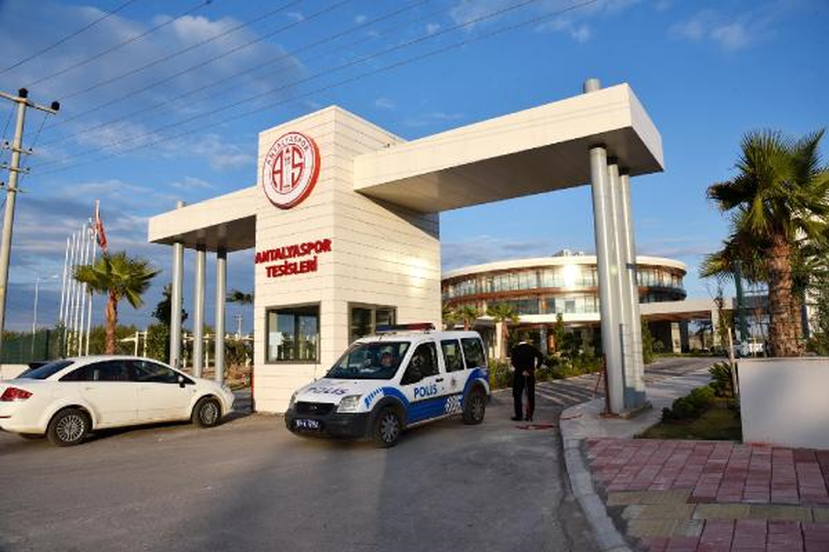 Antalyaspor\'a Yanlış Haciz Şoku